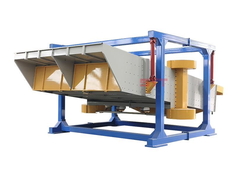 Four-source square gyratory sieve